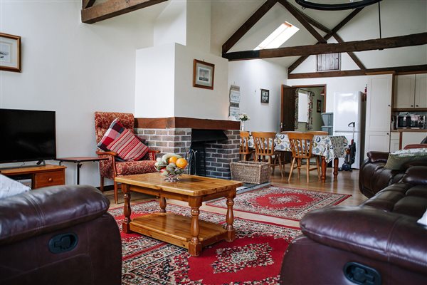 SPINDLE COTTAGE LIVING ROOM AREA